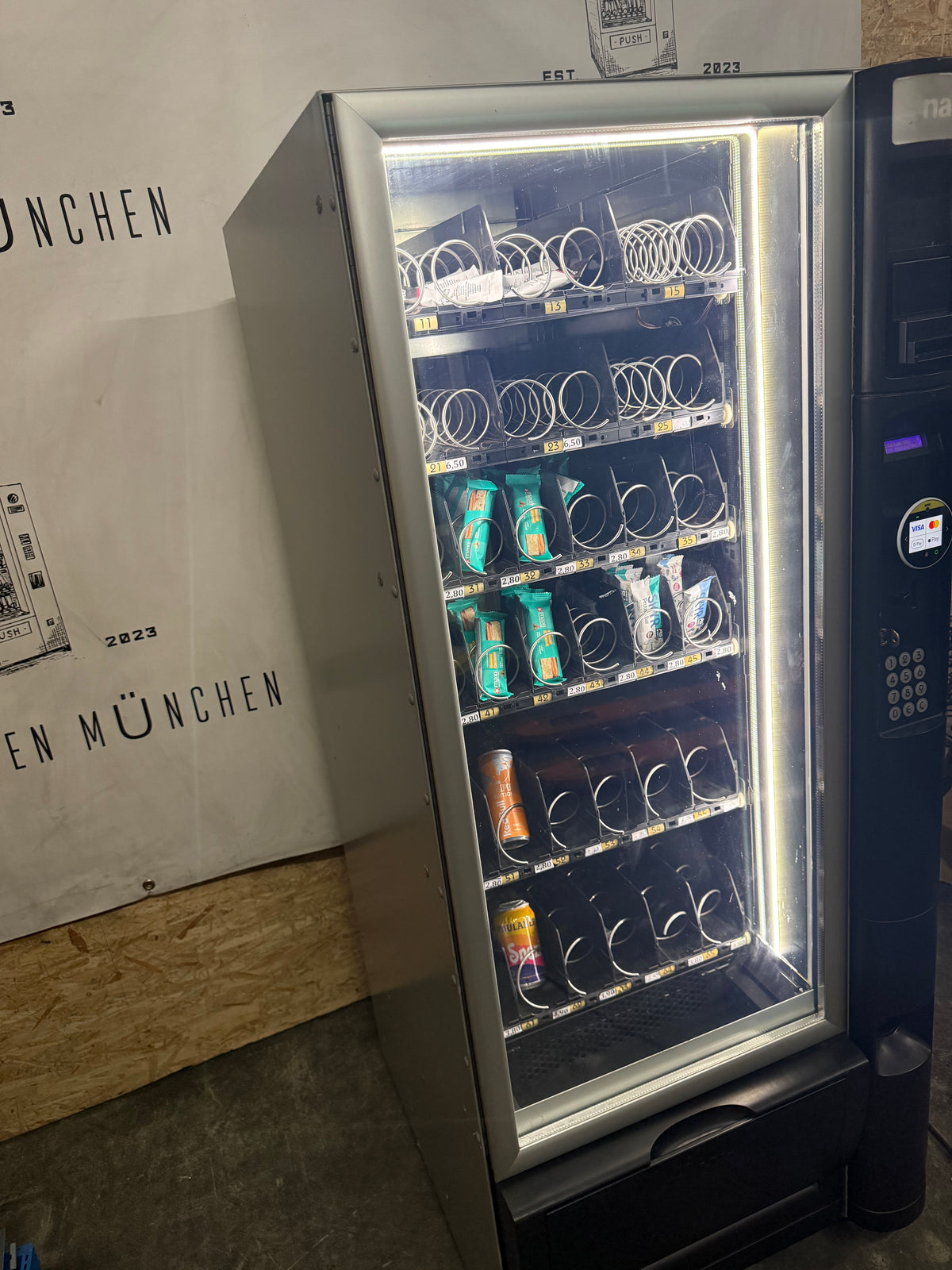 Snackautomat, Getränkeautomat Necta Snakky