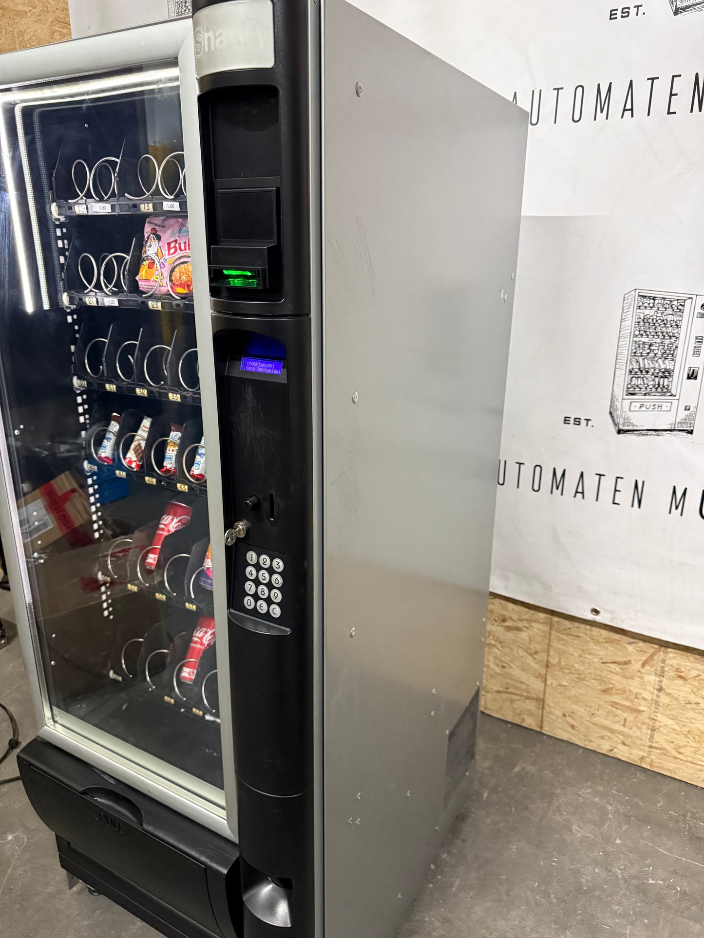 Snackautomat, Getränkeautomat Necta Snakky