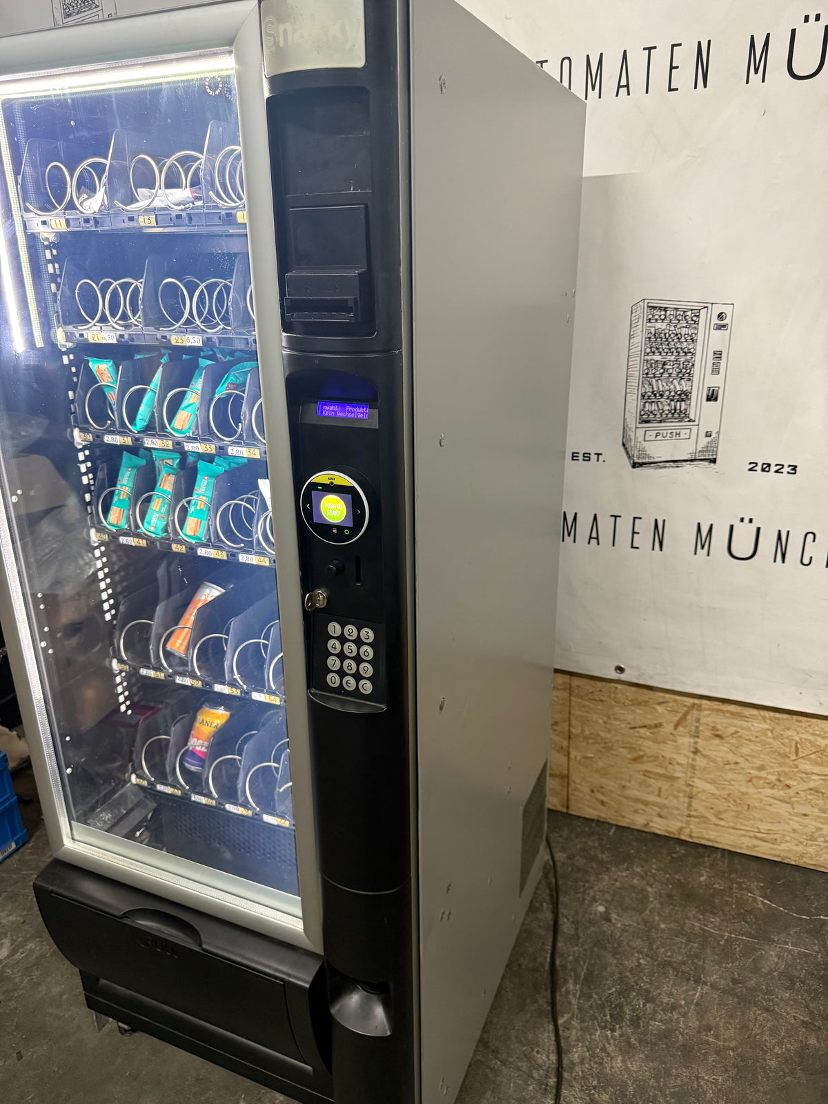 Snackautomat, Getränkeautomat Necta Snakky